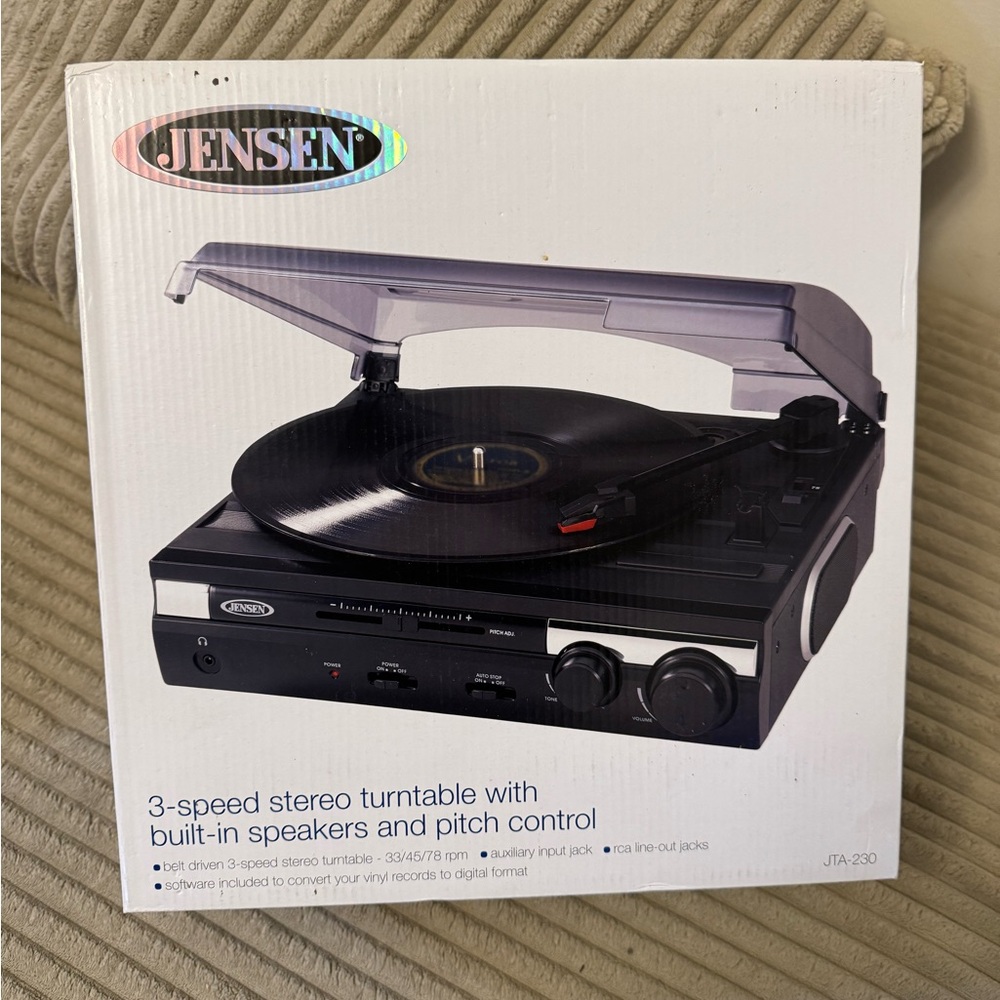 Jensen Black and Silver 3-Speed Turntable with Speakers
